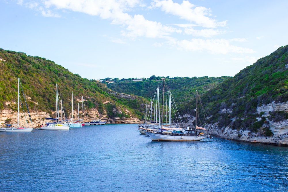 Investir dans l'immobilier en Corse : opportunités et conseils pour réussir son projet