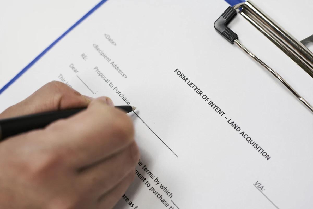 Acheter un terrain: procédure, avantages et législation