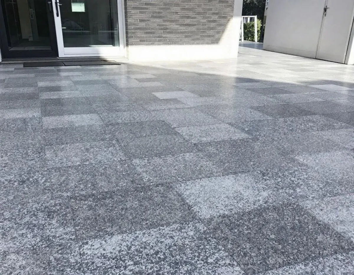 7 Inconvénients du Carrelage sur Plot à Connaître Avant de Démarrer Votre Projet